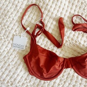 Monday Swimwear Sorrento Bikini Top NWT | Size Large